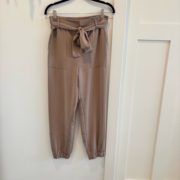 Mustard Seed Boutique Satin Tan Jogger Style Pants With Belt Size Medium - Picture 2 of 13